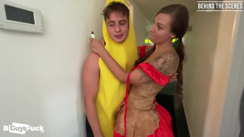 Bi Guys Fuck: What Goes Through a Virgins Mind Before He Loses It...