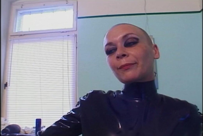 Absolute BDSM films - The original: Fantasías de látex sucio