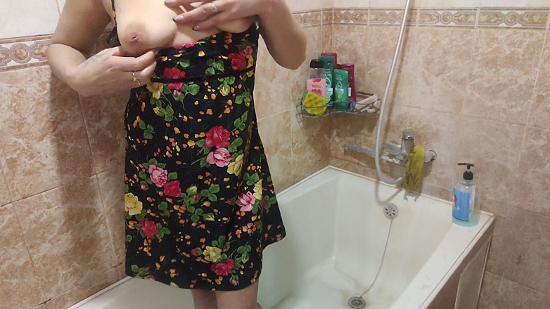 DirtyLubov: Pussy Und Arsch Masturbation in Badezimmer