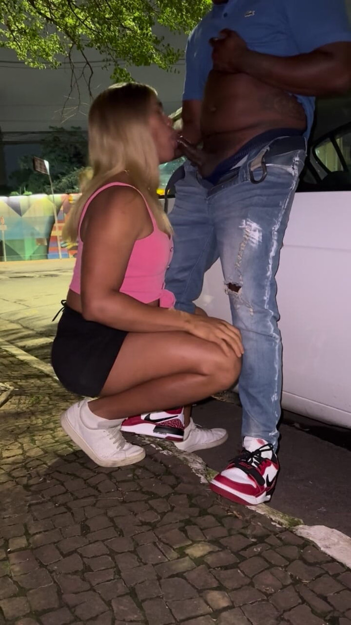 Andreialatina: Gifted Black Man Fucks Trans on the Street