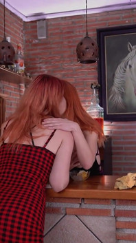 Barmanka uprawiała gorący seks ze swoim klientem