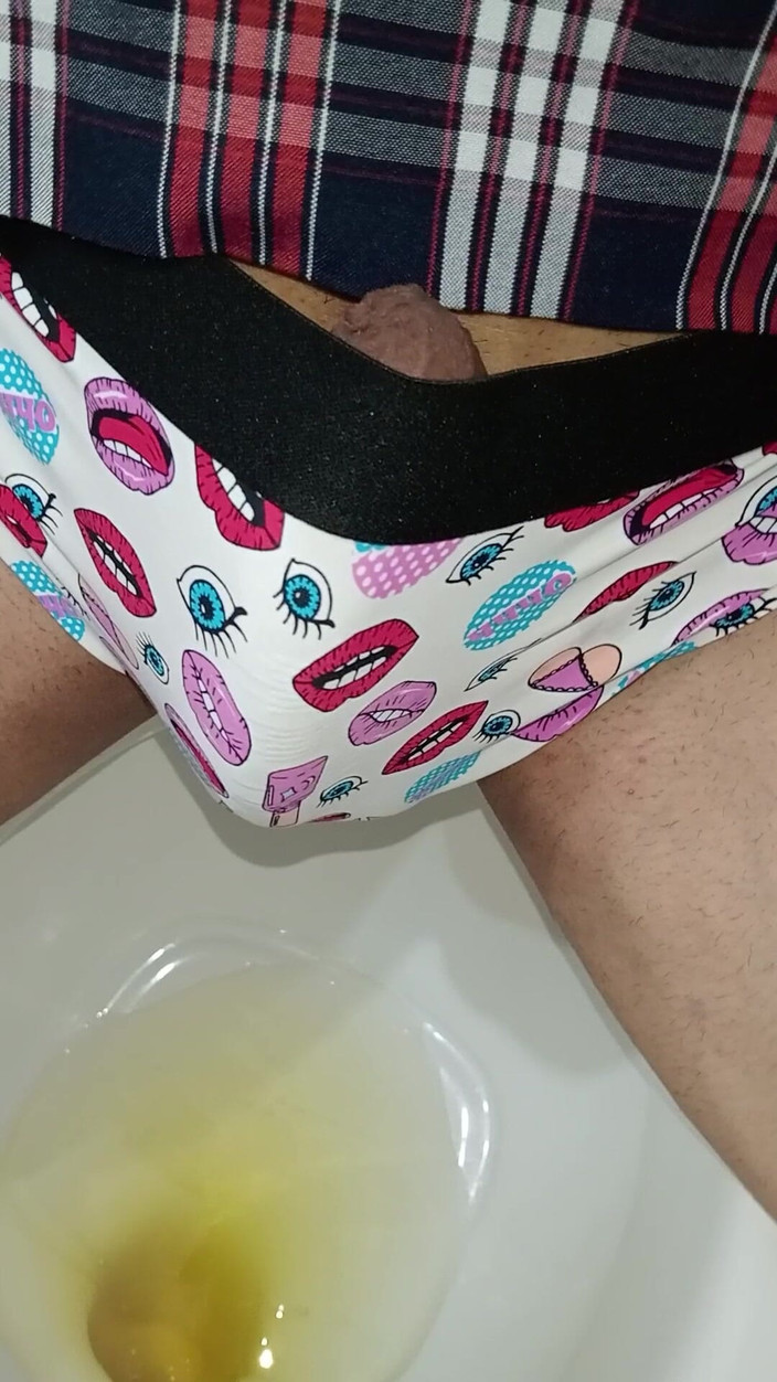 Rey rey: Nữ sinh viên chuyển giới phục tùng 18+, con cu to...