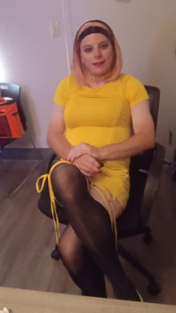 Gurl in Yellow