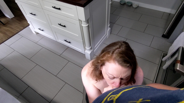 Jess and James TOYST: 性爱录像 #21 - 在咖啡时间厨房口交 - 6-5-22