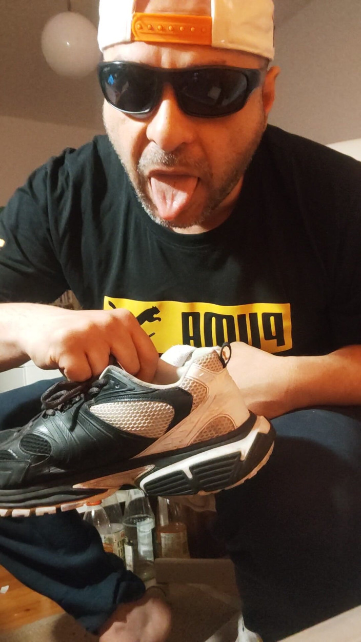 SmokedAlloy2: Pornire, Joc cu șora și ejaculare