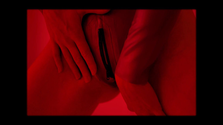 Piper Blush: Red Latex Vid