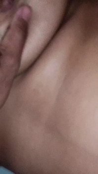 Bella ragazza bengalese scopata dal suo giovane fratellastro nella stanza segreta.