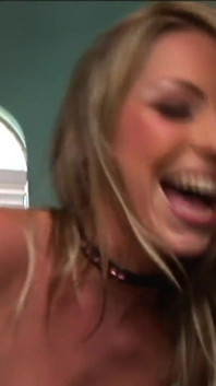 Katja en Courtney zijn rondborstig in een orgie met een grote zwarte pik in de kont