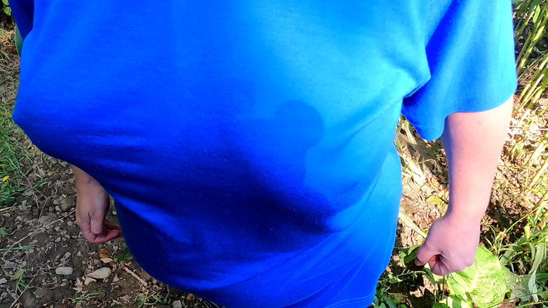 Bouncy Tits Action: Pukulan pantat secara langsung di jalan
