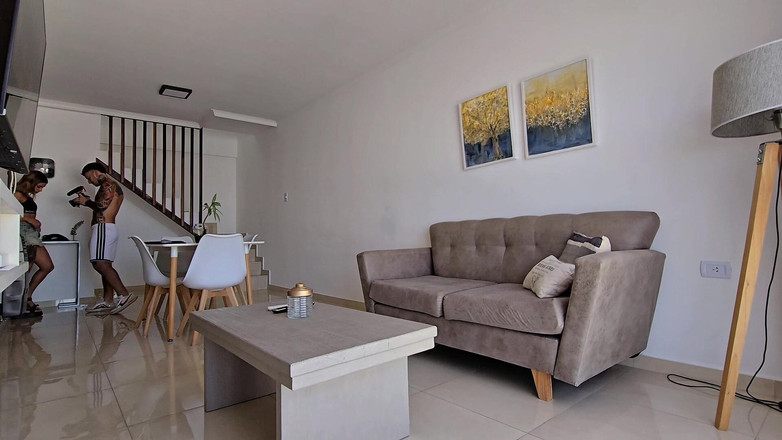 Young big apple: お正月!友人は私の顔を精液で覆ったまま放置しました。