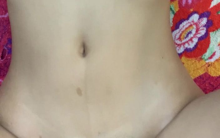 Riya mickey: Leveranspojke såg svägerska ensam och pelade det, mannen såg det,...