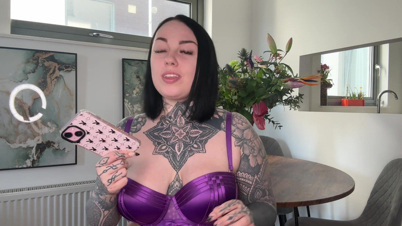 Miss Valentina: SMS do telefonu