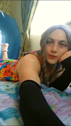 Twerking Big White Ass Crossdresser Sissy Amateur Gay.