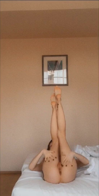 Alice Shea: Erotic strip dance