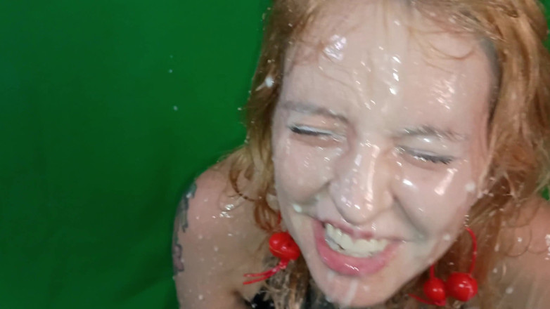 Haven Moss: Pretty Little MILF Get's a Mega Facial
