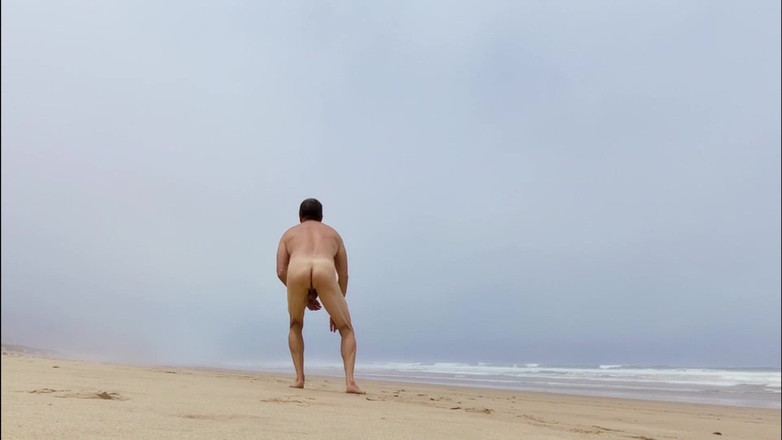 Hunggaystudza: Naakt op het strand