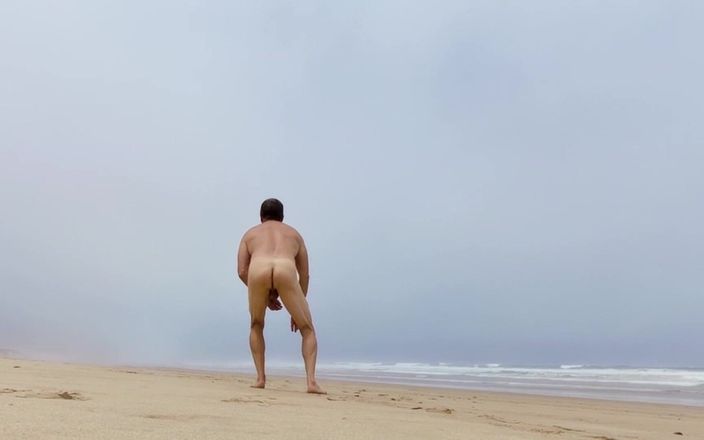 Hunggaystudza: Desnuda en la playa
