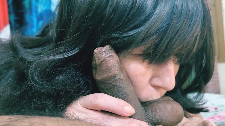 Bolly Karma: Tetona milf matrimonio con beneficios