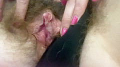 Cuteblonde666: Grande clitóris esfregando closeup masturbação de calcinha peluda da buceta