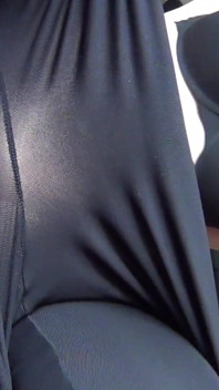 Sadık olur musun? Tayt Bubble Butt Düzenlendi!