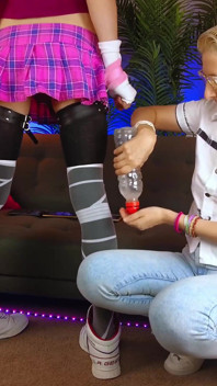 Handjob hooot dengan lelakinya dengan adegan yang menakjubkan!
