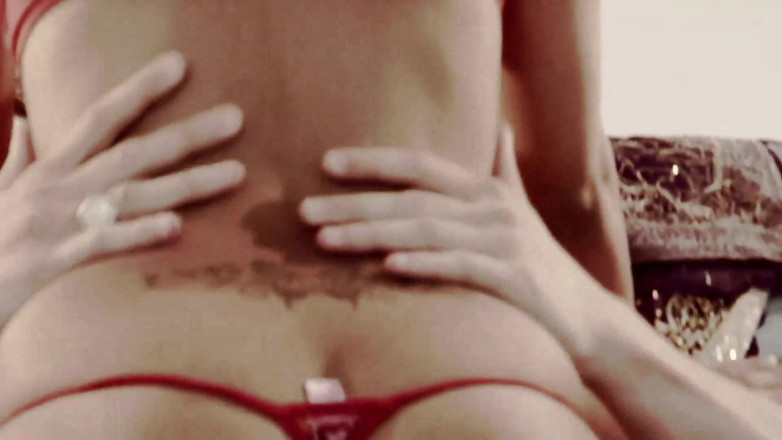 Lesbian Illusion: Modelos lesbianas besándose y lamiendo