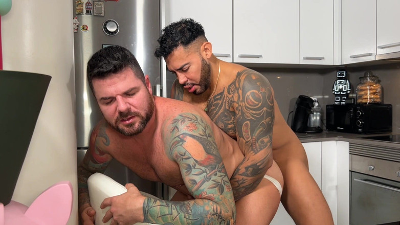 Anton Brazil: Dorongan Bareback yang Kuat