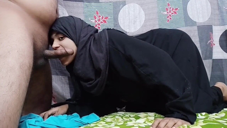 Couplemastiii: Adik tiri kawan saya yang beragama Islam memanggilnya ke rumahnya...