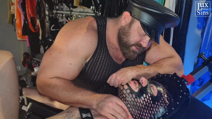 LUXurious Men: Meatfist: Anal Fisting in the Bondage Chair with Fuckartberlin and...