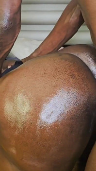Saya mengongkek ibu tiri saya dan pancut berbilang kali di dalamnya