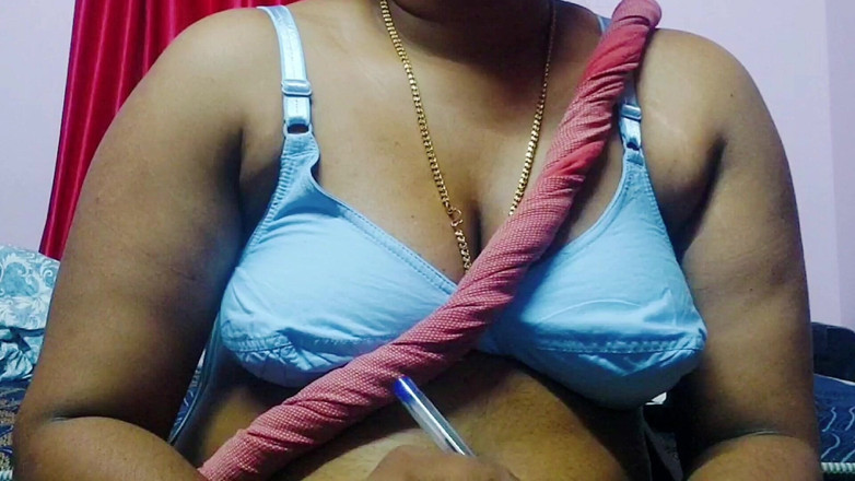 Desi Mohini: Große möpse, desi bhabhi mohini mit ihrem stiefsohn genossen