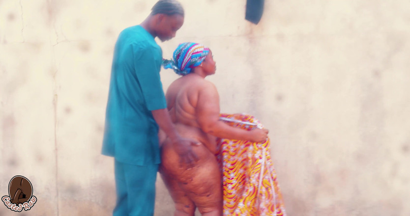 Castedraw: Büyük götlü komşumu sikiyorum