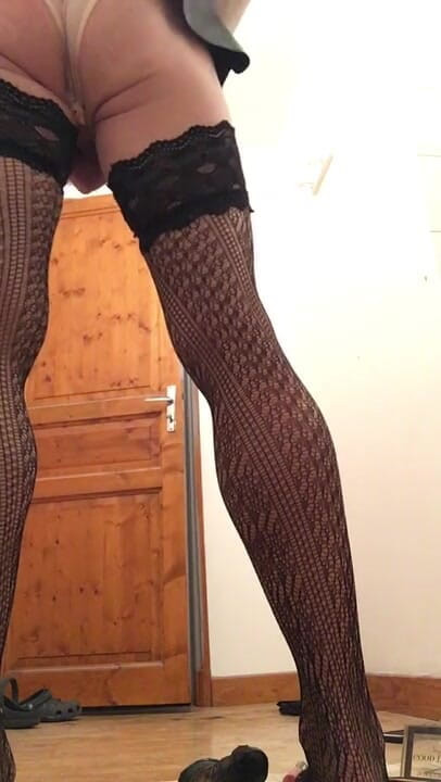Traceytv: Caged, gestopfte sissy in strümpfen
