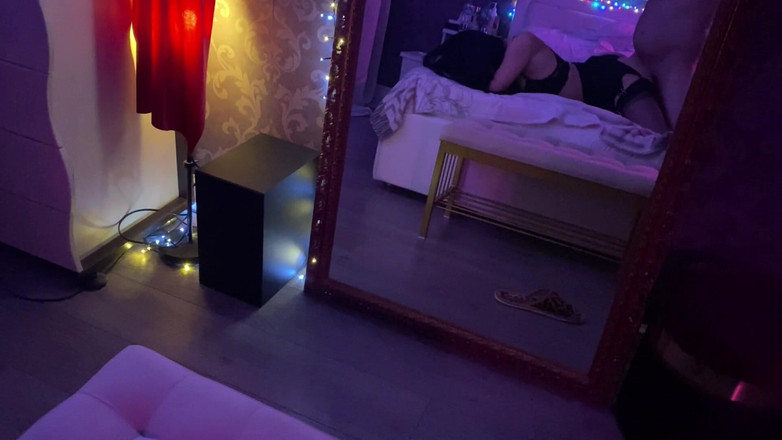 Slowly Tease: # 22 (celé) Nylon a Krajka minisukně, Je připravena udělat cokoli pro...