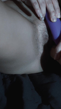 Ich Probiere Zum Ersten Mal Einen Dildo Aus Und Komme Mit Ihm Zusammen Mit Dem Vibrator