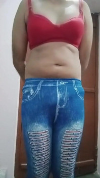 Indian Gay Crossdresser Gaurisissy Real Homemade XXX Sex in Pink Tshirt and Blue Leggings