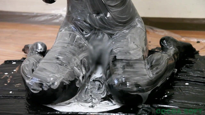 Cocoa Soft: Teste para jovem asiática. Pintura corporal e casting molhado e...