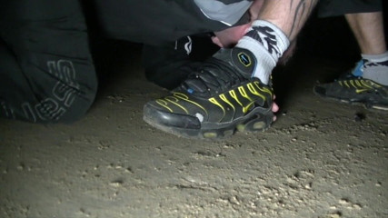 Sneaker gay: Slut fucked in sneaker outdoor with creampied anal