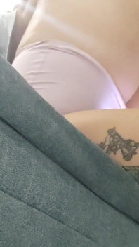 내 아파트를 방문하는 걸 즐기는 이웃의 마누라