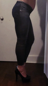 Shanneltrav - Sexy Body Rolling