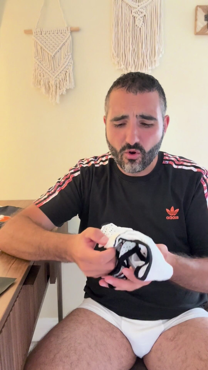 Growing teddy: Нюхаю спермочку, чтобы кончить