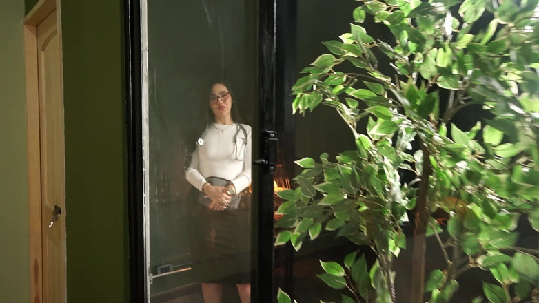 Sarah Black: Зрілий лікар трахає пацієнта з великою блондинкою