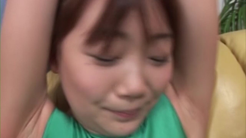 JapaneseAmateur: สาวงามวัยรุ่นผมสีน้ําตาลแดงครางอย่างดุดันภายใต้สัมผัสของเขา