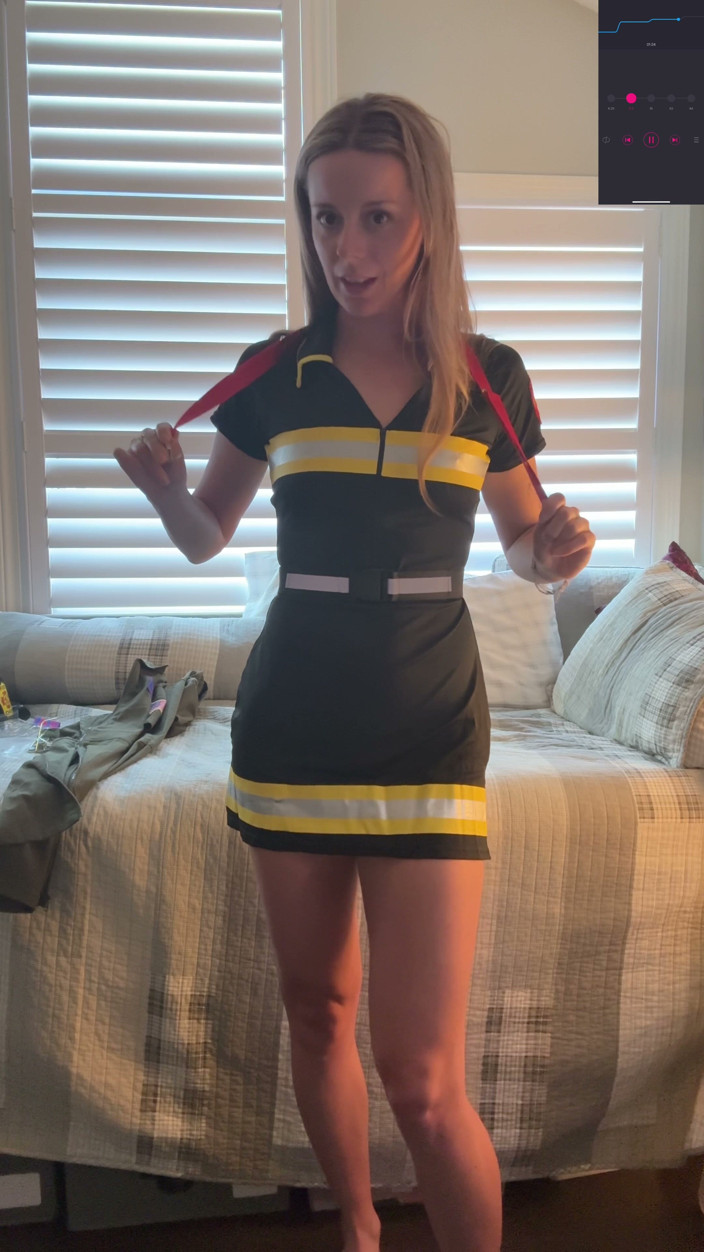 Nadia Foxx: Zkoušení halloweenského kostýmu