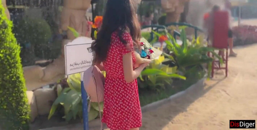 Dis Diger: Ik las gedichten en gaf bloemen - en jij een schoonheid,...
