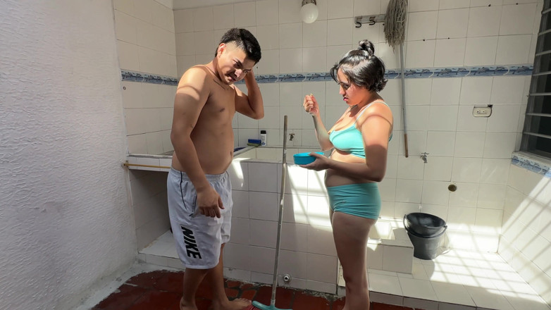 ManuelaAlvarez: Le Ayudo a Hacer Aseo En El Patio a Mi...