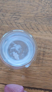 Arabier met mooie grote lul cumshot in glas (Clarabitch)