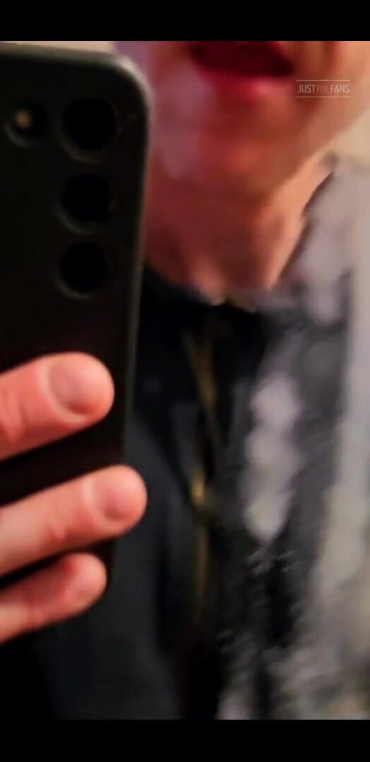 Roman Heart: Éjaculation sur le miroir