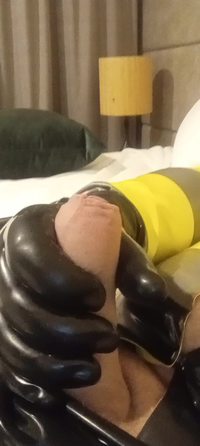 Latex Boy: Látex con gas - vis drone acabando