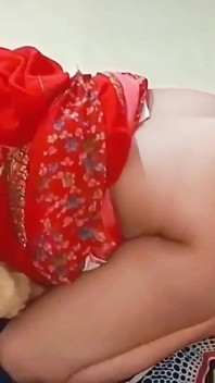 Yakın çekim Hintli desi kızla sert sikişiyor